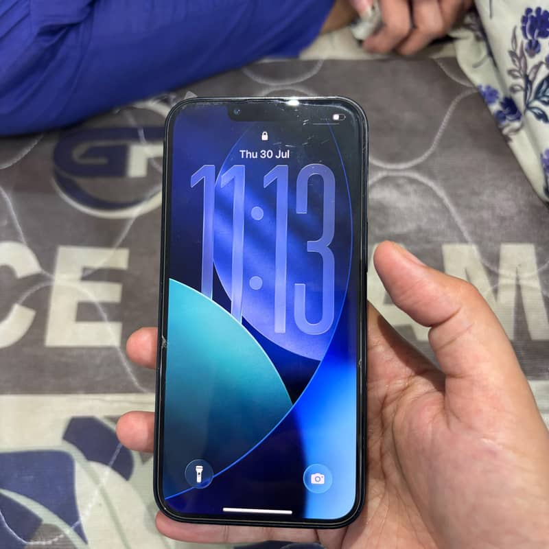 Apple iPhone 13 2