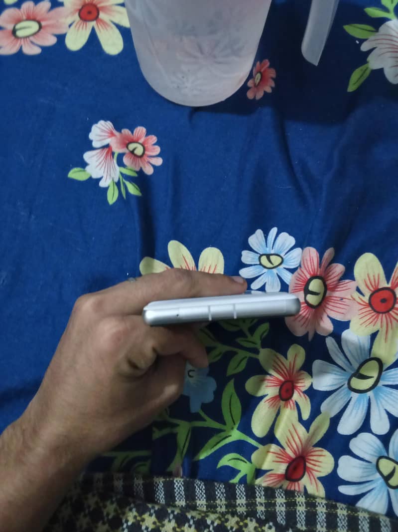 Google Pixel 7a 5