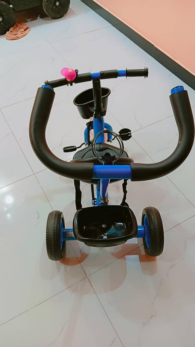 3 wheel cycle available 1