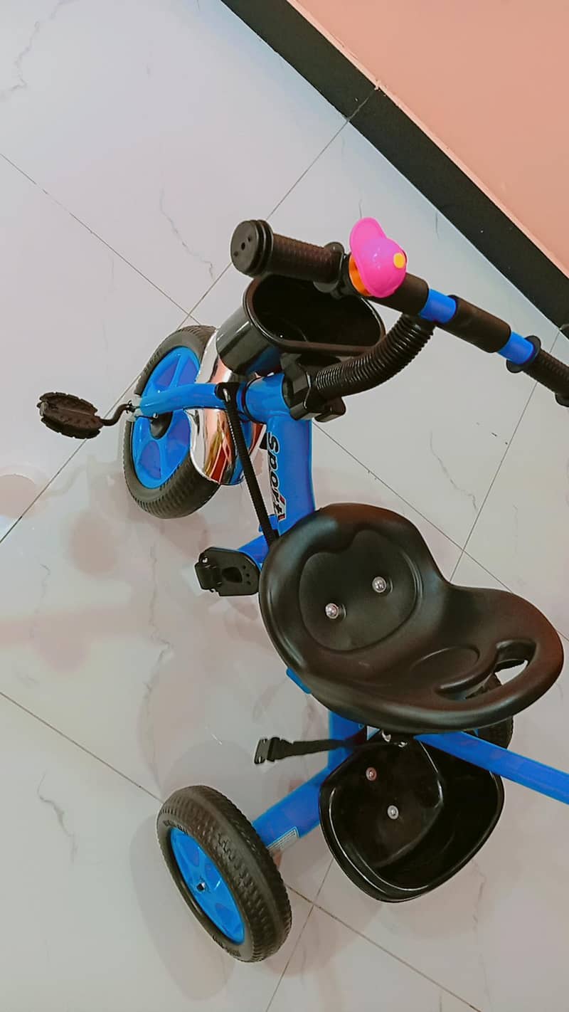 3 wheel cycle available 3