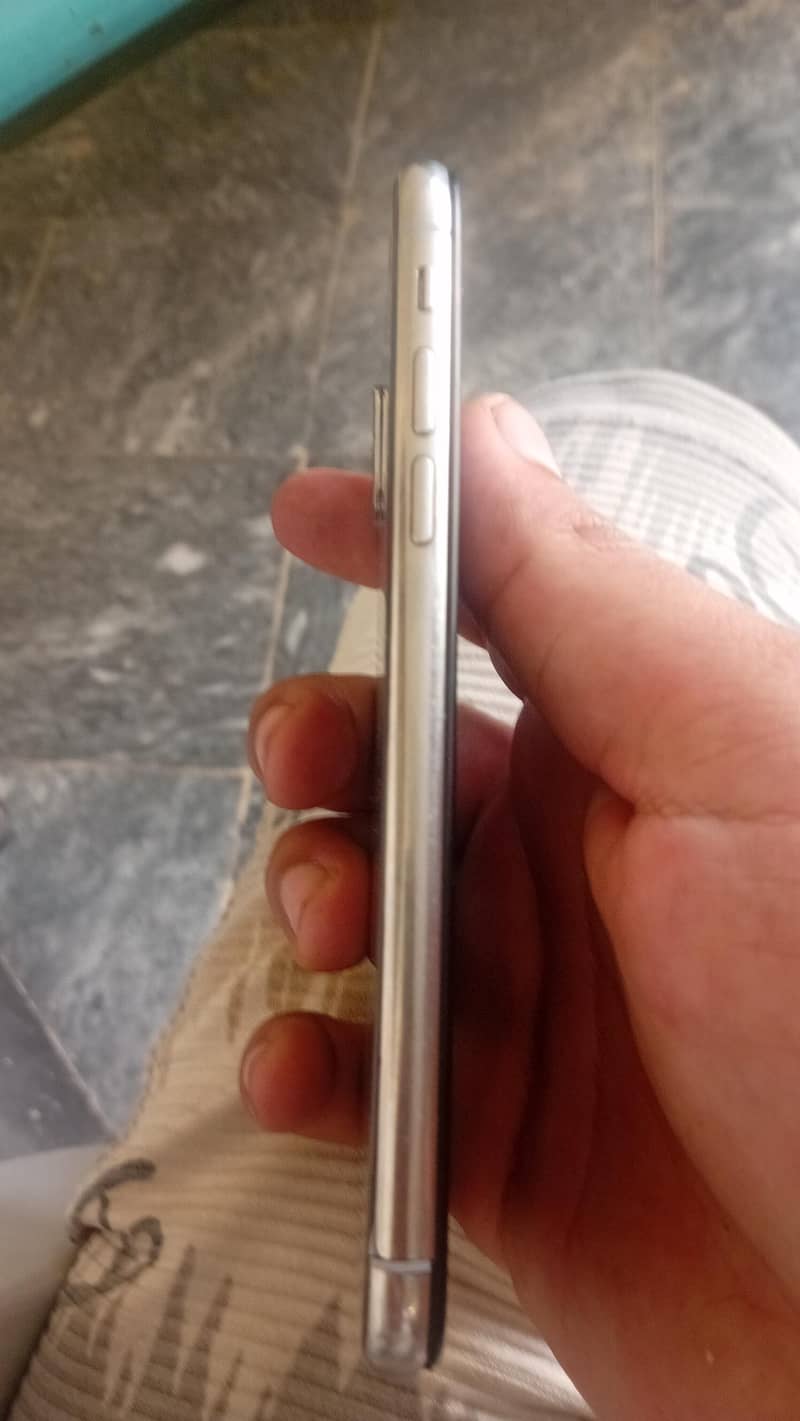Apple iPhone X 1
