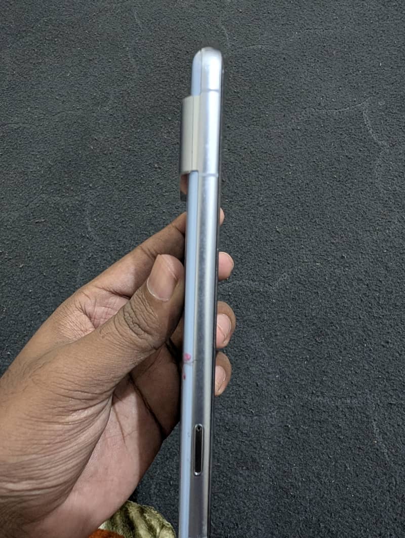 Google Pixel 8 Pro 4
