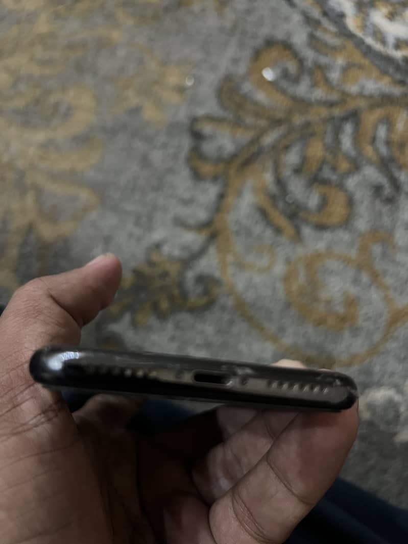 Apple iPhone X 5