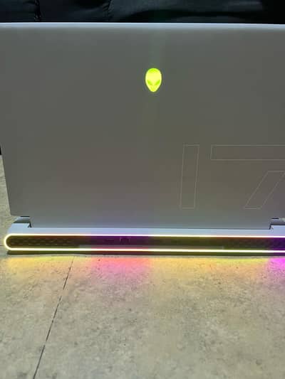 Alienware X17 R2 RTX 3080ti 16gb i9 12900HK DDR5 Ram 64 GB 4tb