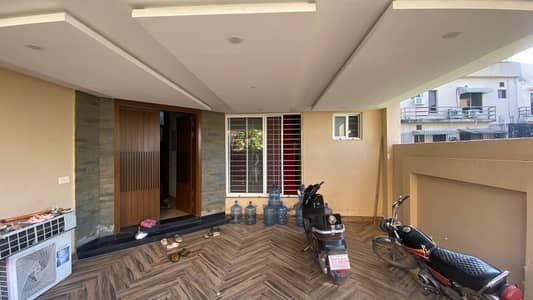 Rawalpindi Bahria Town Phase 8 12 Marla House Available For Rent