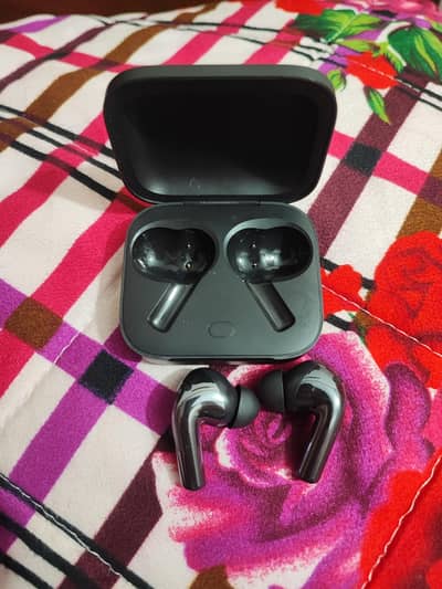 OnePlus buds 3 and 4