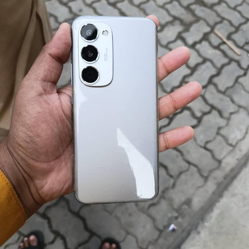 Tecno Spark 40 Pro 0