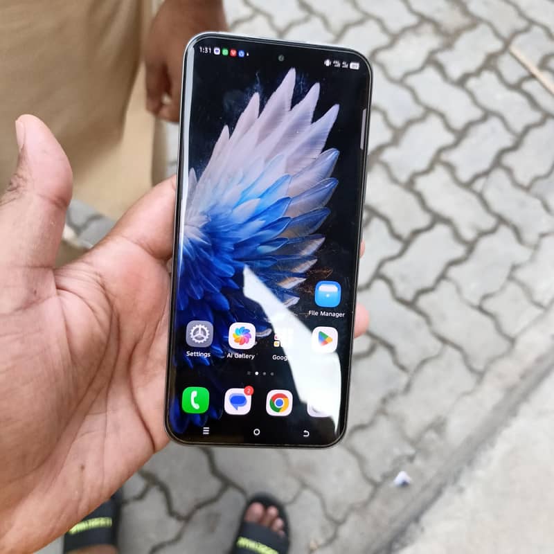 Tecno Spark 40 Pro 4