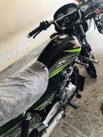 A Brand New Honda CG 125 Deluxe For sale(0311-6111544)