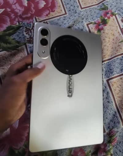 LENOVO YOGA 8 GEN 3 120FPS device