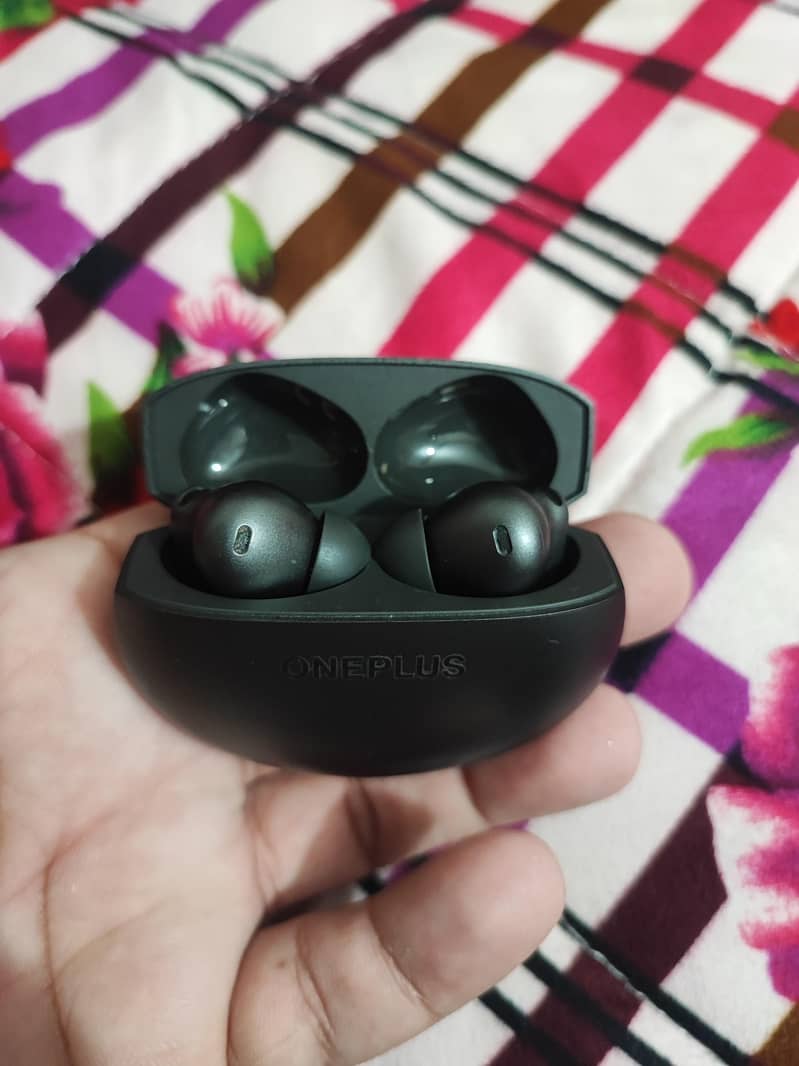 OnePlus buds 4 1