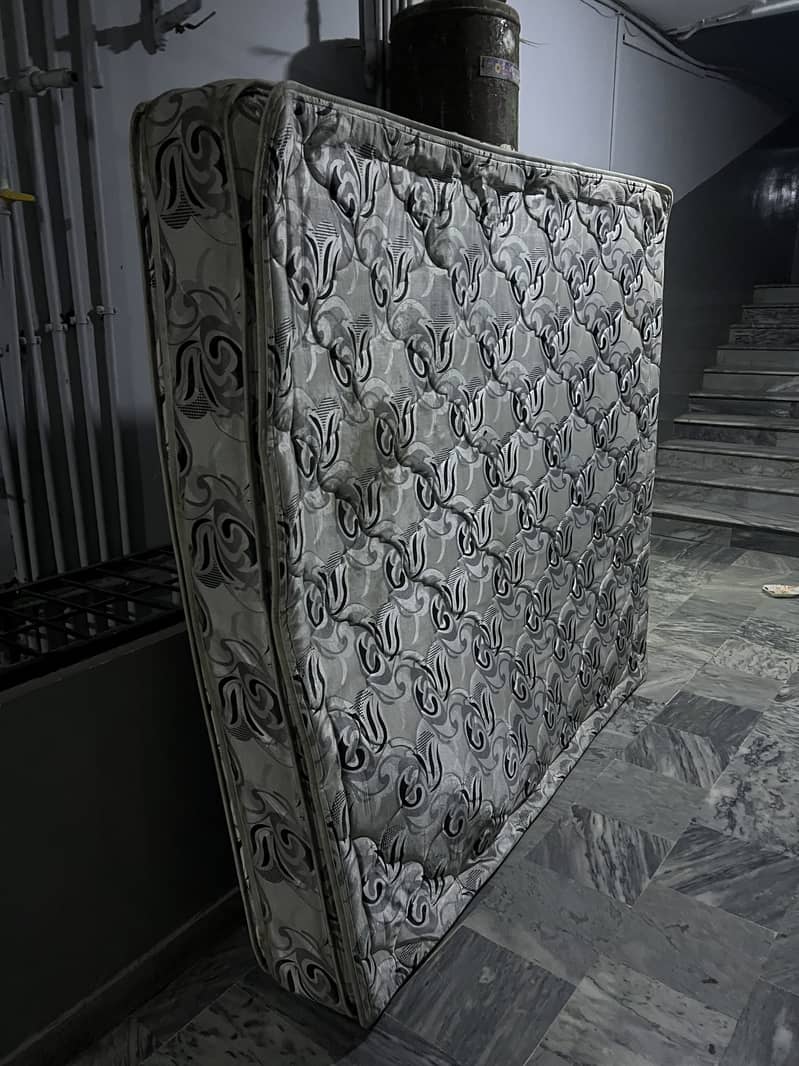 Mattress 0