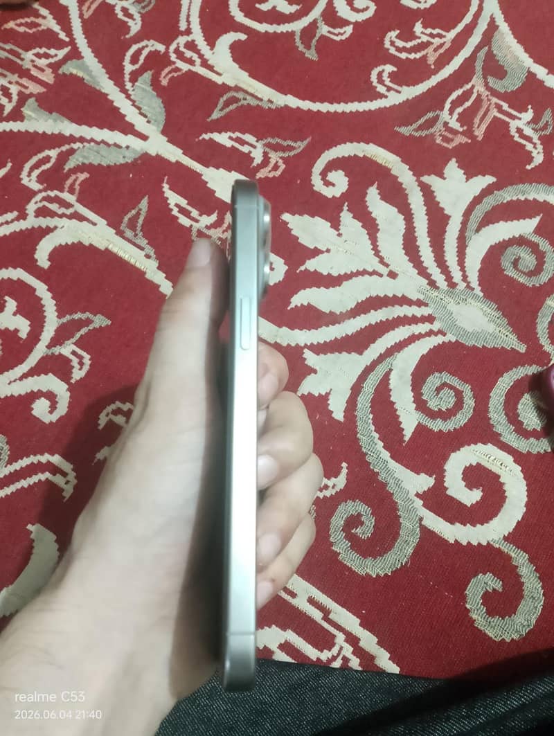 Apple iPhone 15 Pro Max 4