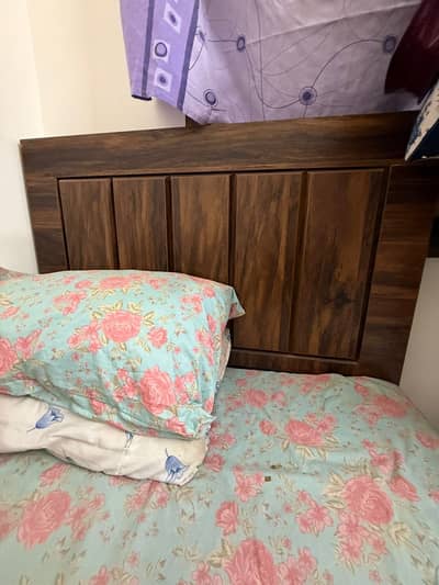 Single bed 10/10 condition with mattress and side table