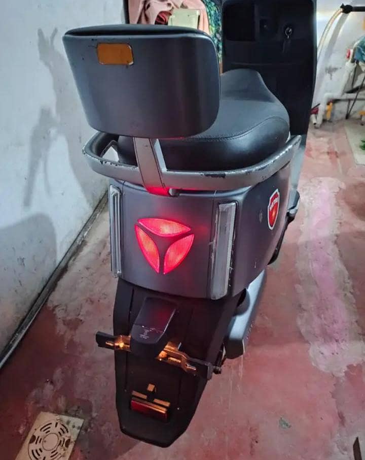 Metro E8S Pro 1