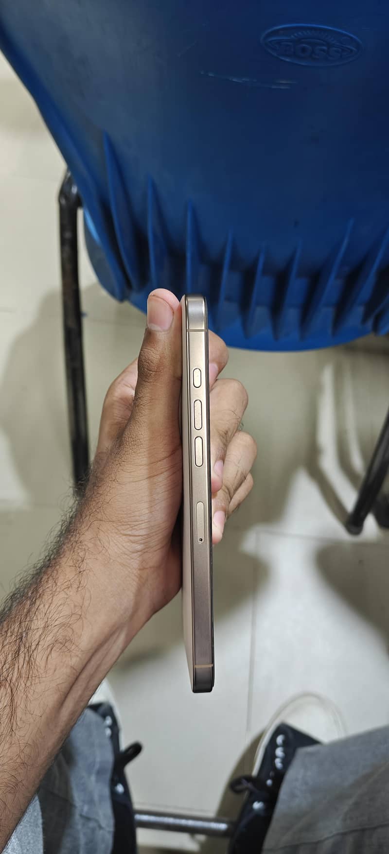 Apple iPhone 16 Pro Max 4