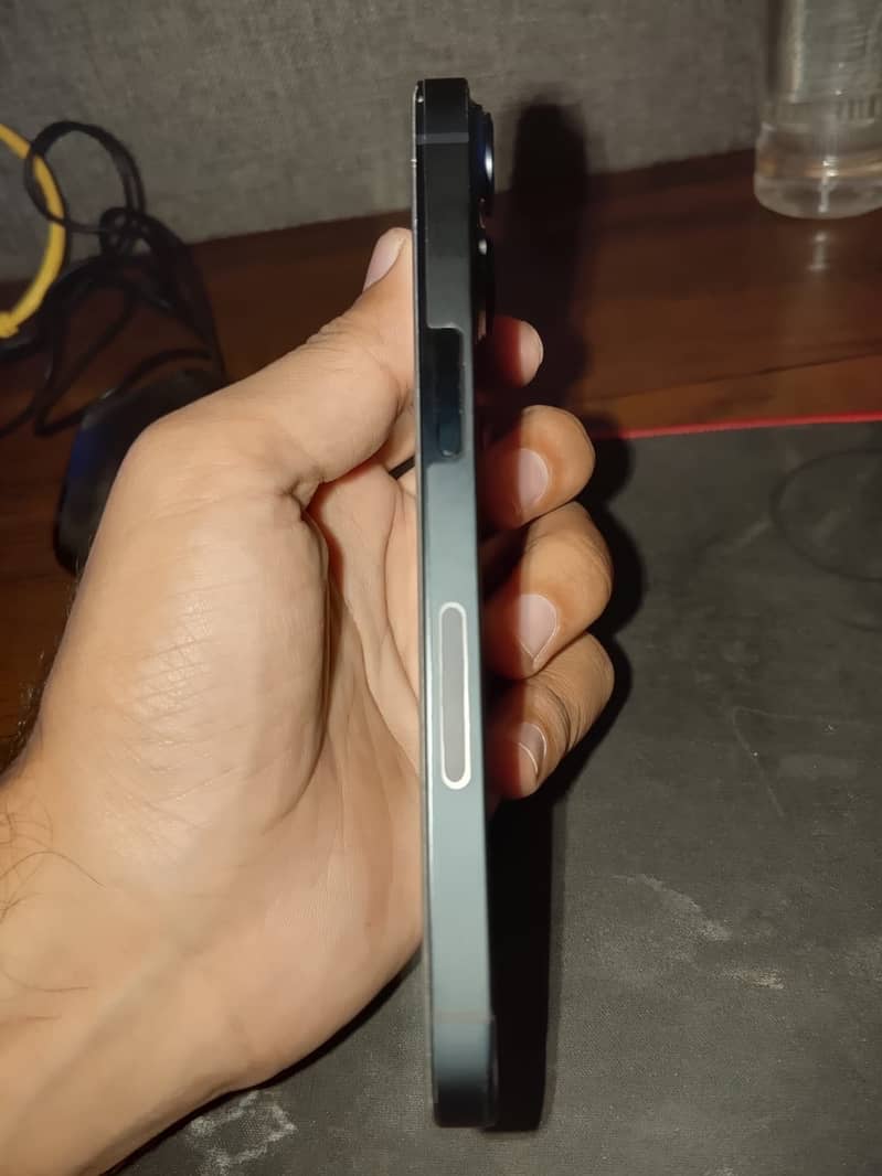 Apple iPhone 14 4
