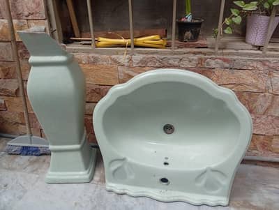 Big Size Washroom Basin 28 inch stand broken