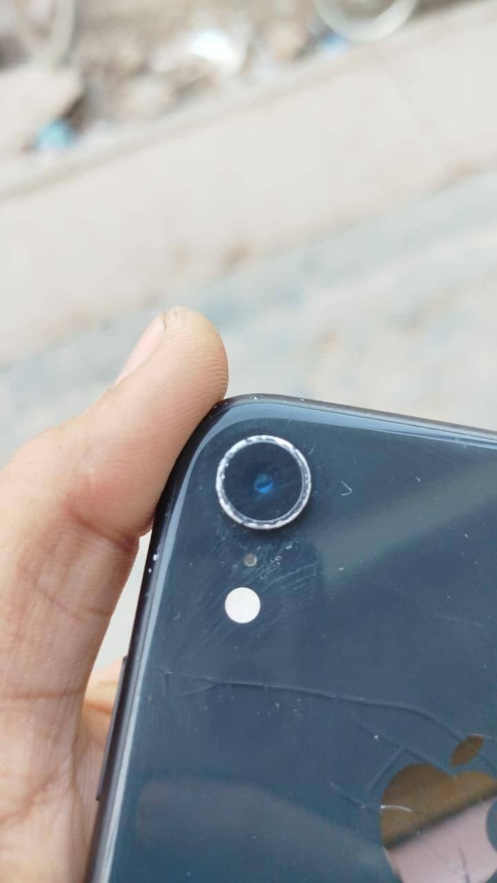 Apple iPhone XR 13