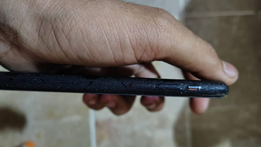Apple iPhone XR 15