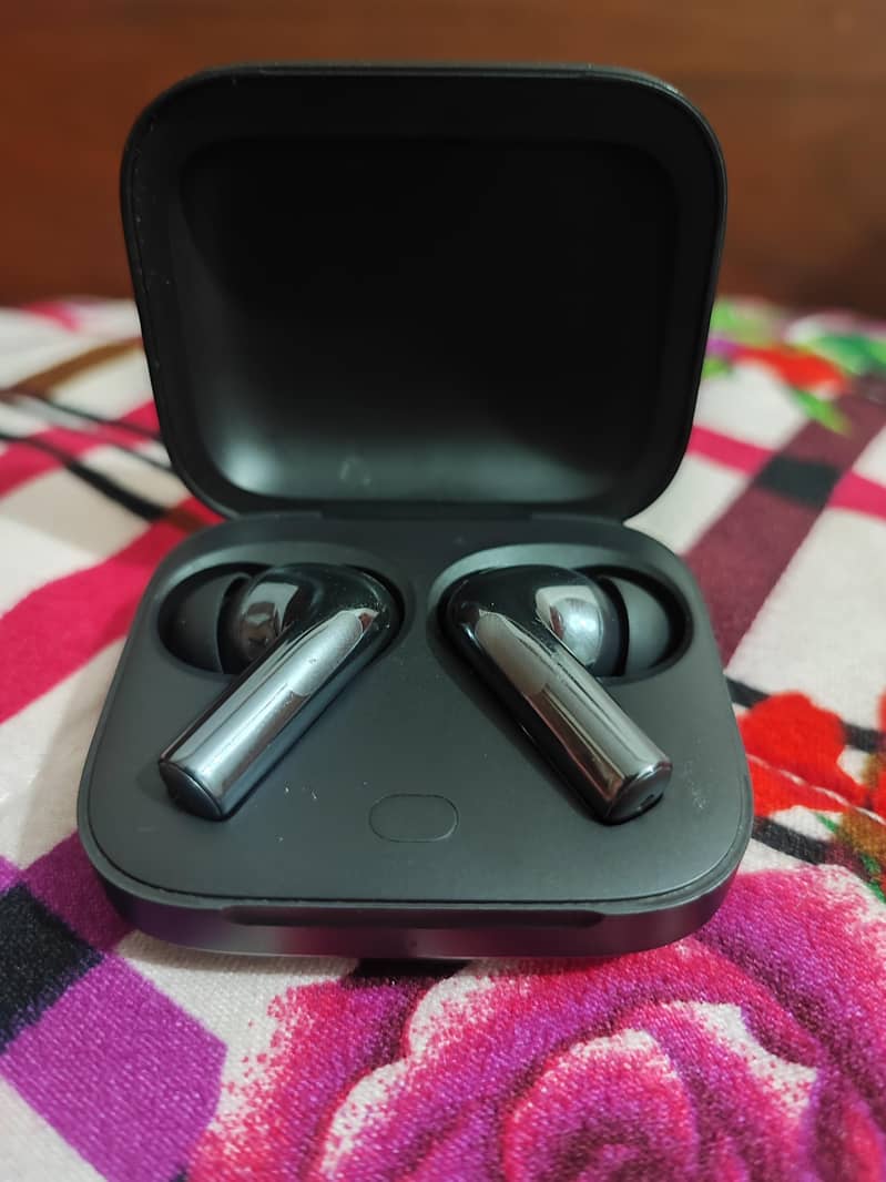 OnePlus buds 3 2