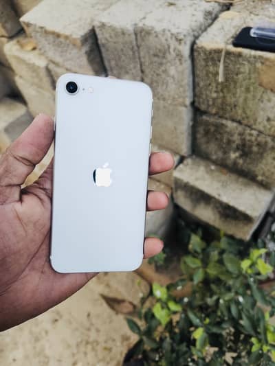 Apple iPhone SE