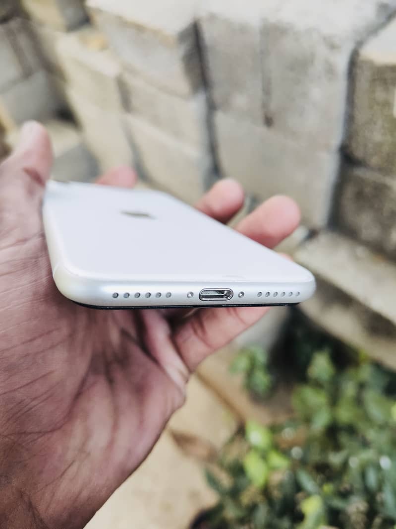 Apple iPhone SE 4