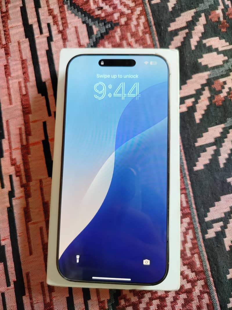 Apple iPhone 16 Pro Max 1