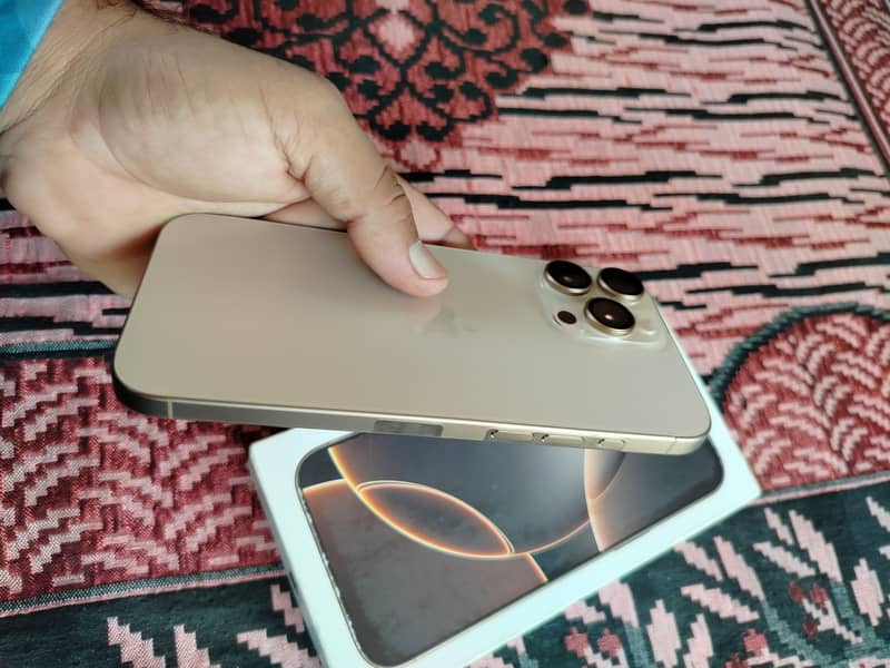 Apple iPhone 16 Pro Max 3
