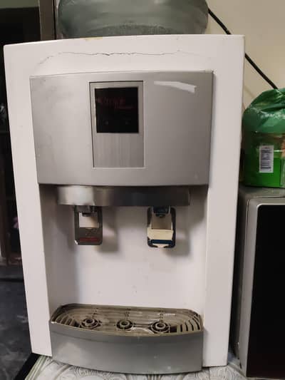 water dispanser