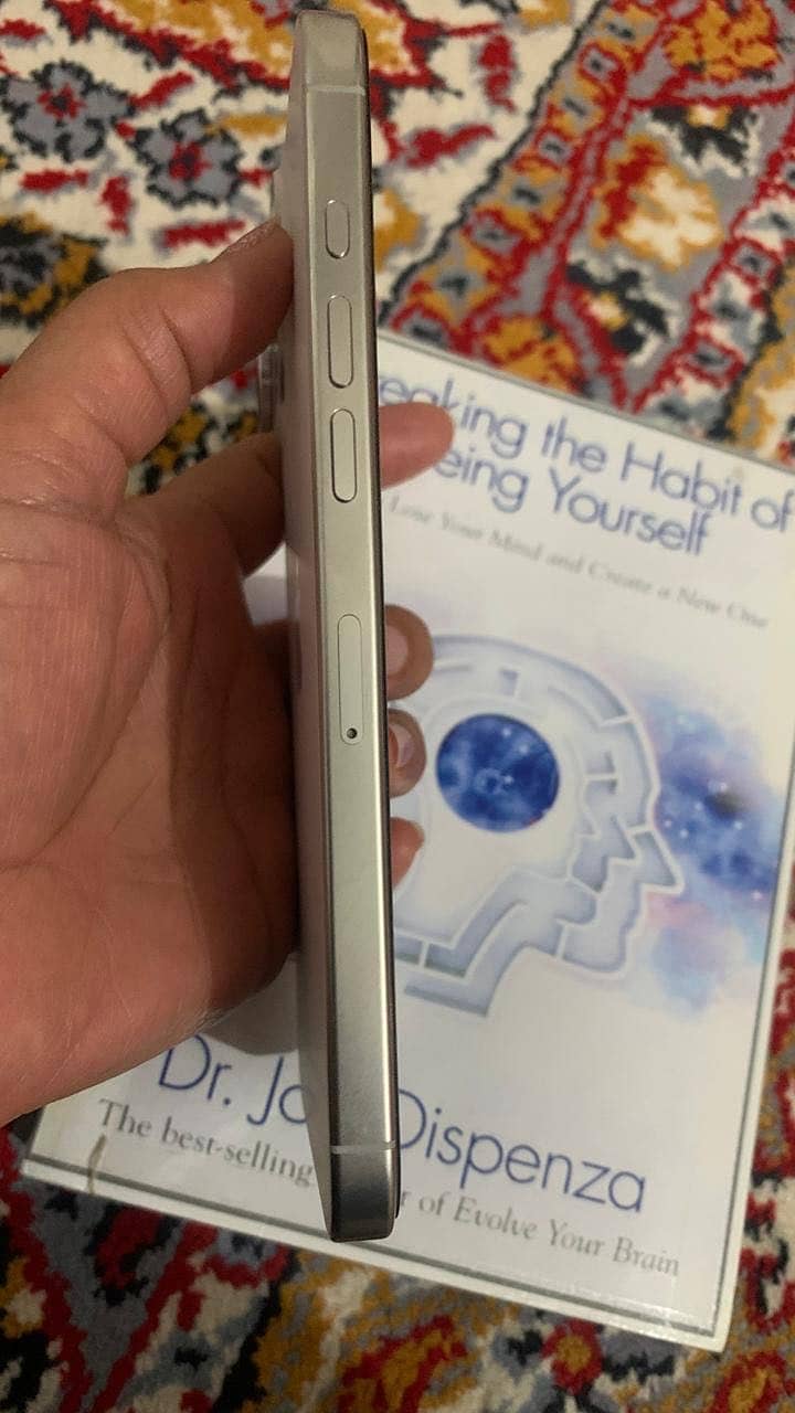 Apple iPhone 16 Pro Max 5