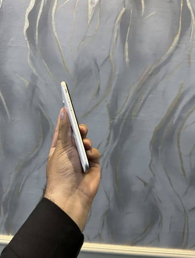 Apple iPhone SE 4