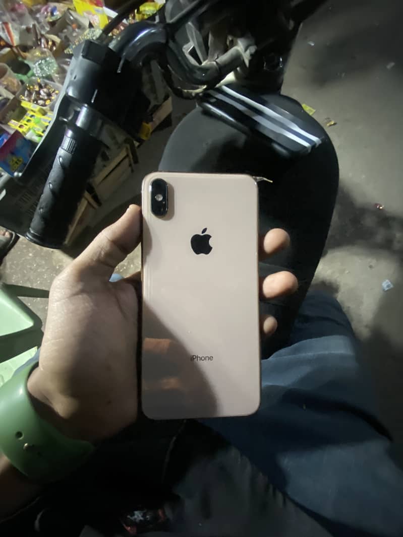 Apple iPhone Xs max 8