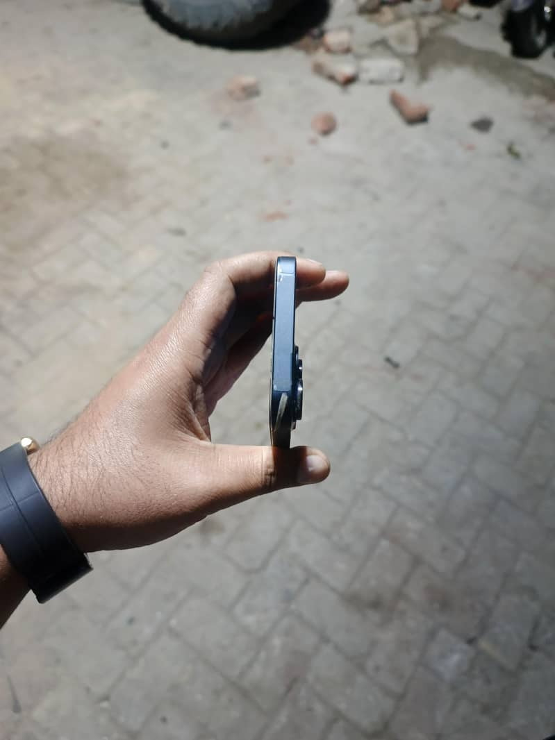 Apple iPhone 14 2