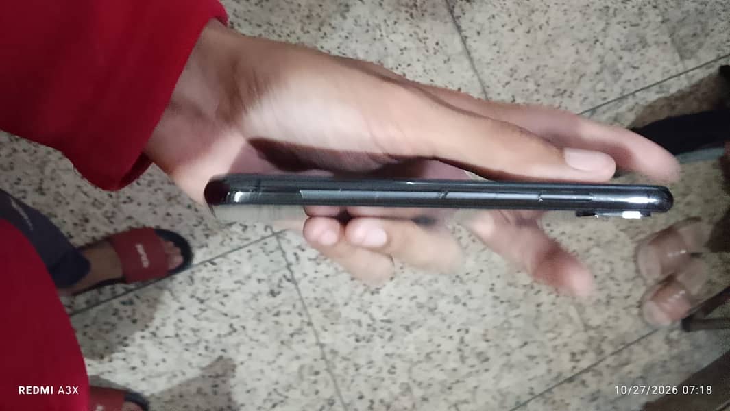 Apple iPhone X 5