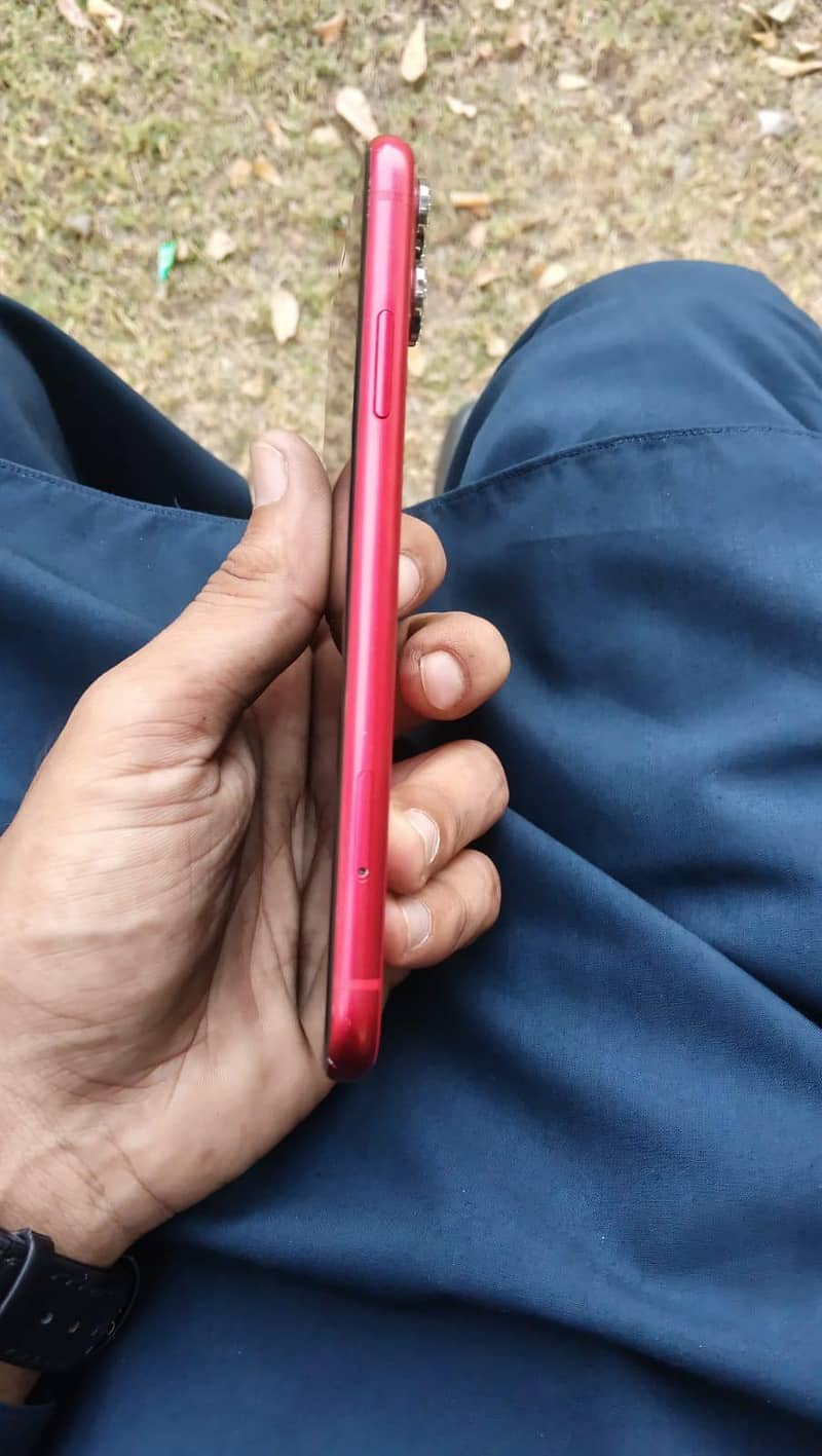 Apple iPhone 11 3