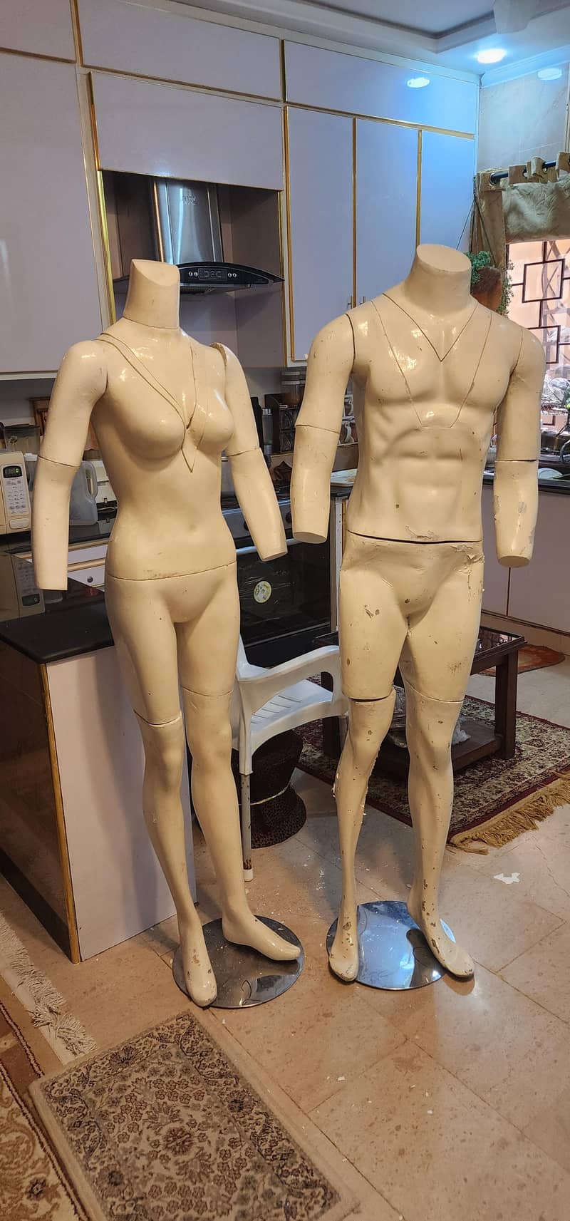 mannequin or model dummy 0
