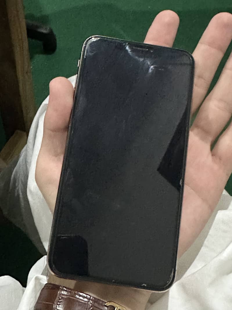 Apple iPhone XS Max 1