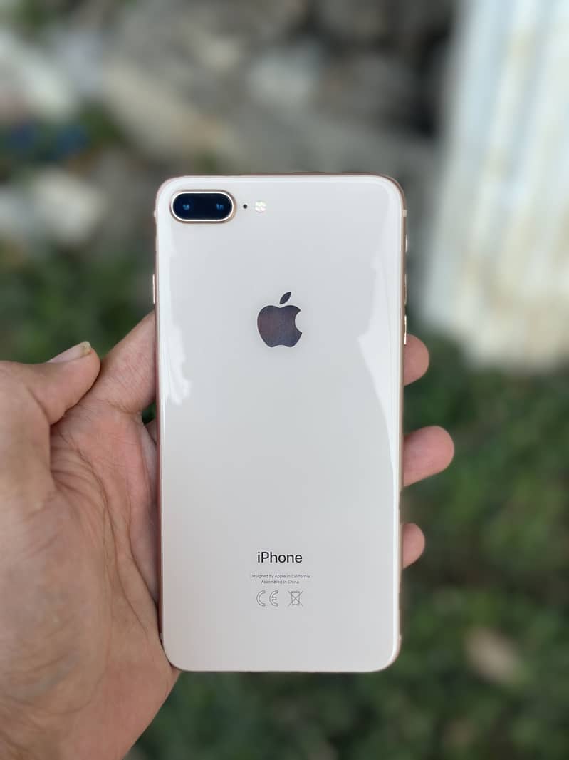 Apple iPhone 8 Plus 0