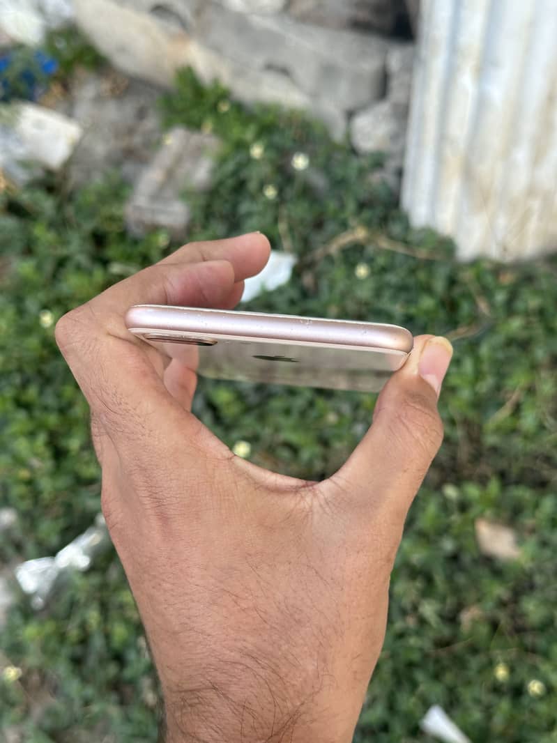Apple iPhone 8 Plus 2
