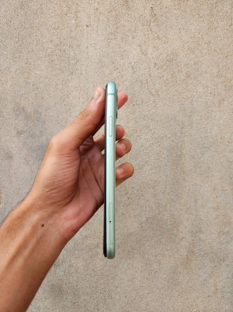 Apple iPhone 11 7