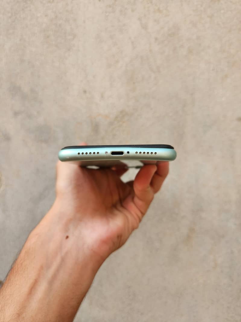 Apple iPhone 11 8