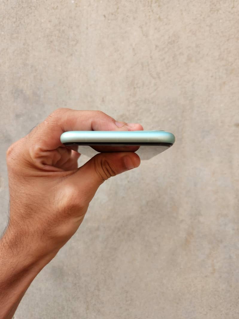 Apple iPhone 11 9
