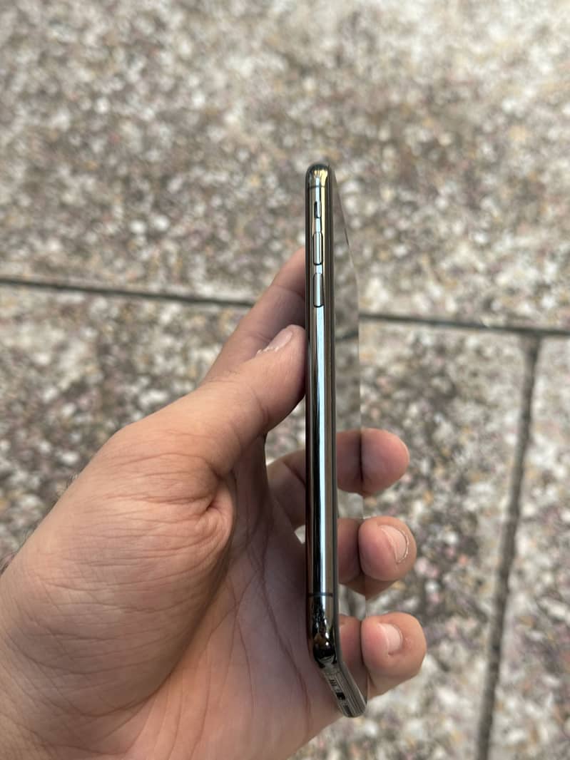 Apple iPhone XS 2