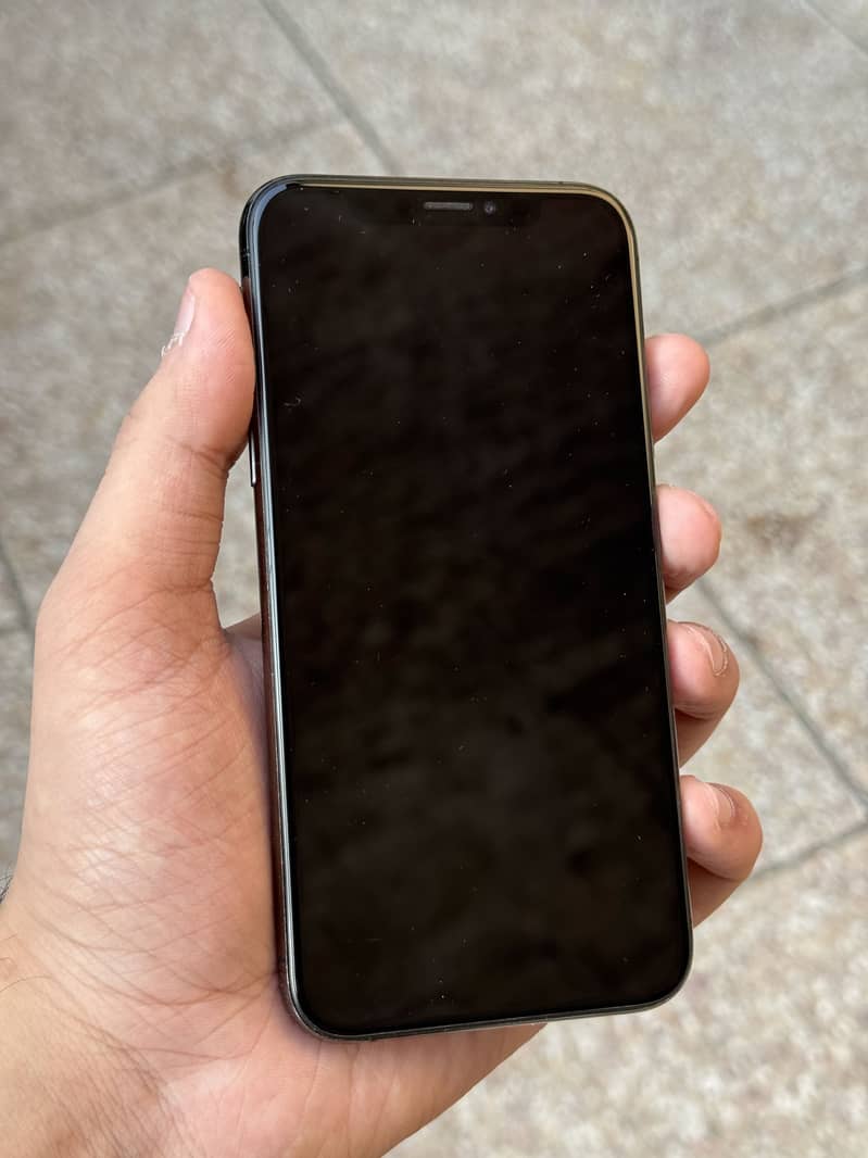 Apple iPhone XS 3