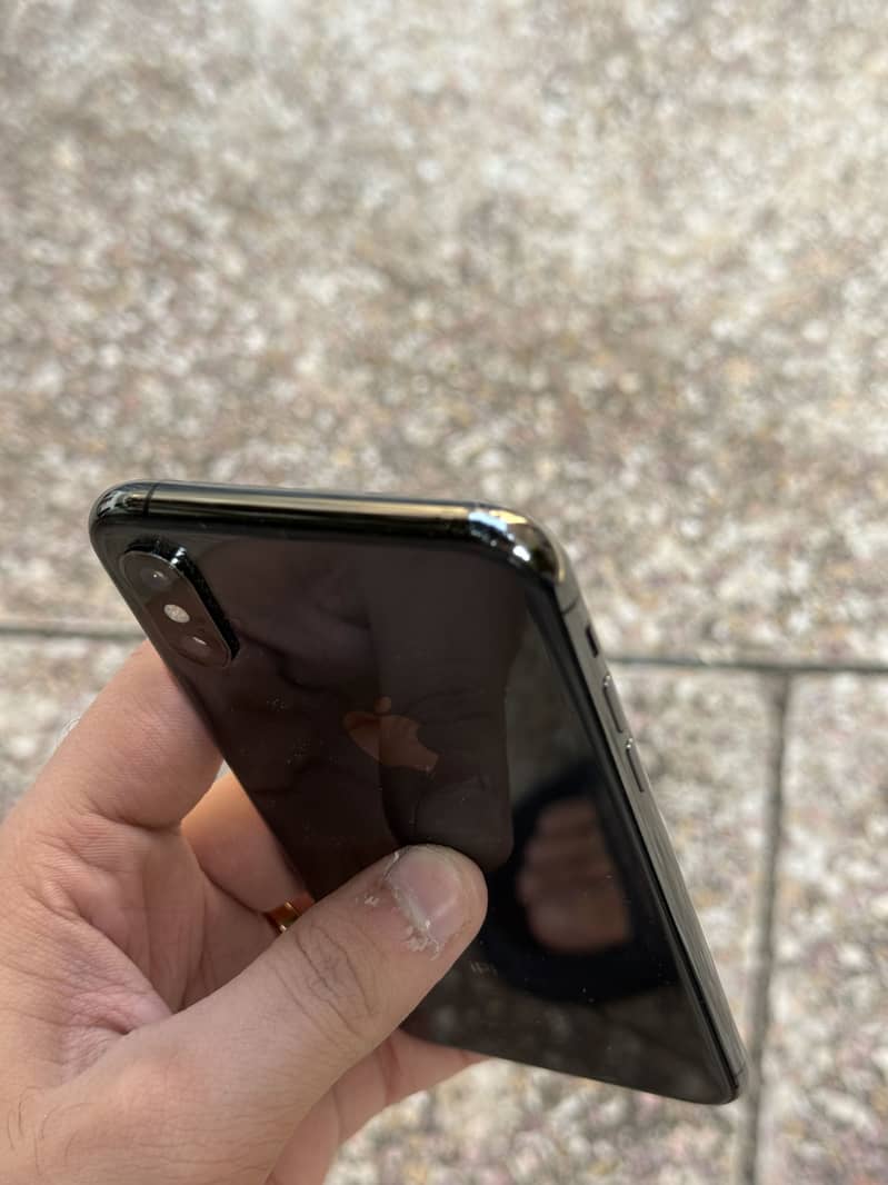 Apple iPhone XS 5