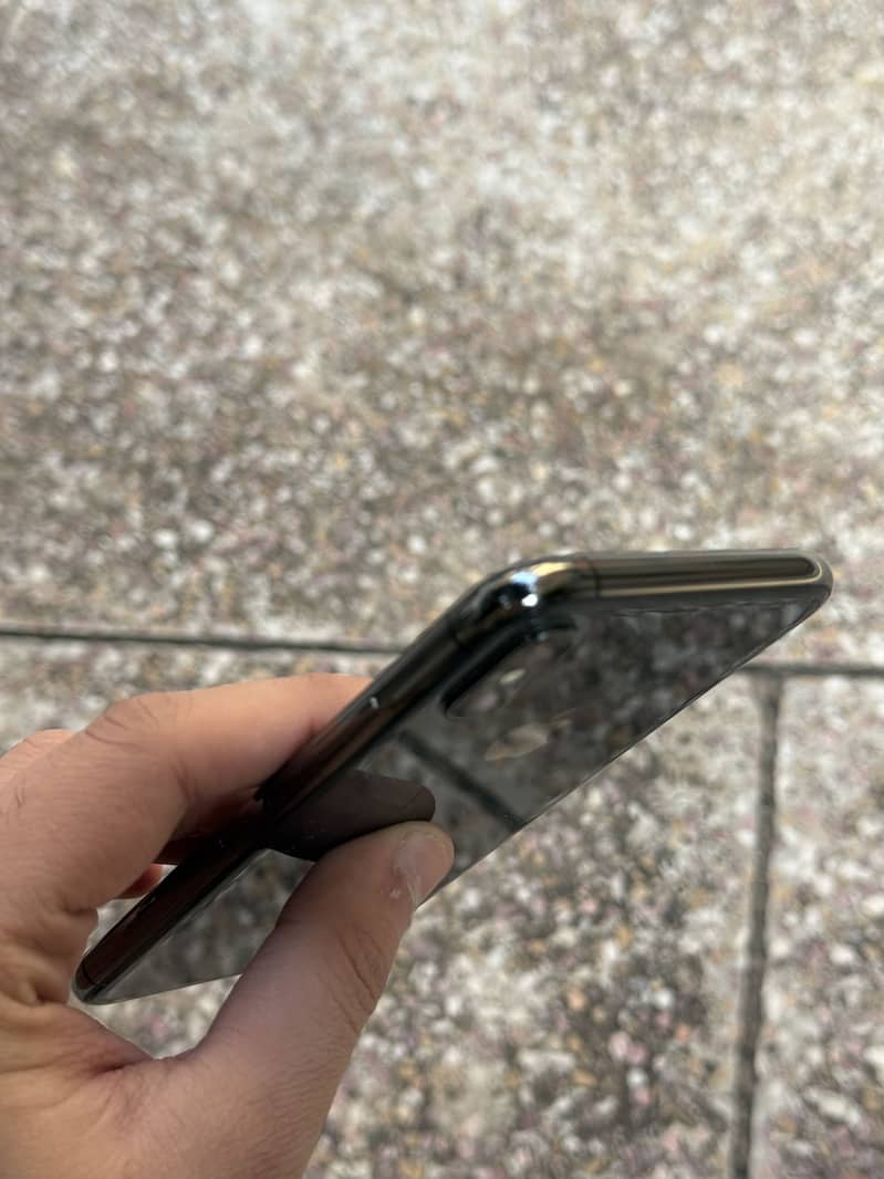 Apple iPhone XS 9