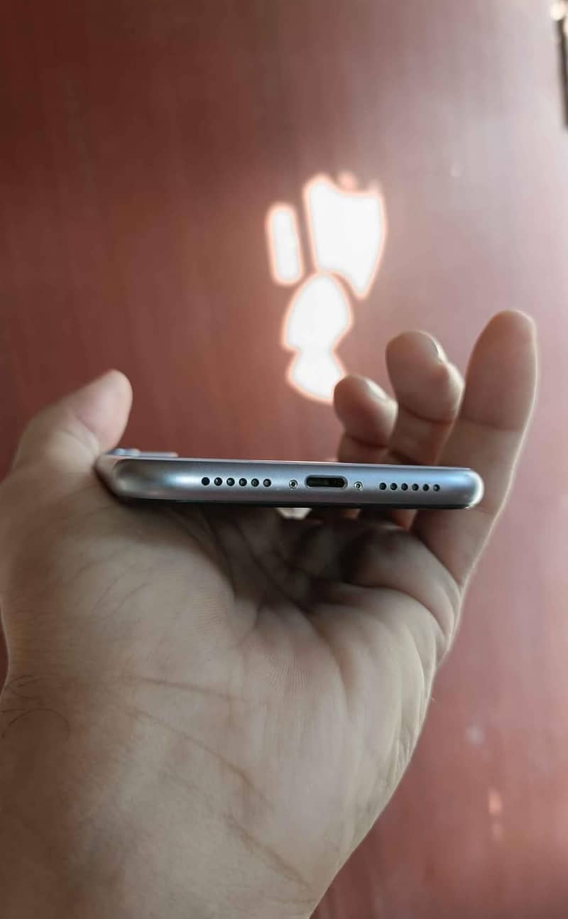 Apple iPhone 11 JV 1