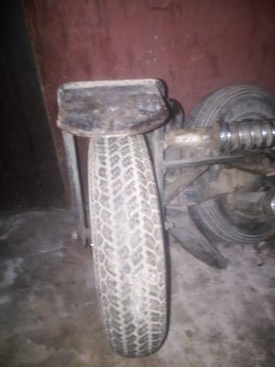 NEW TYRES SET