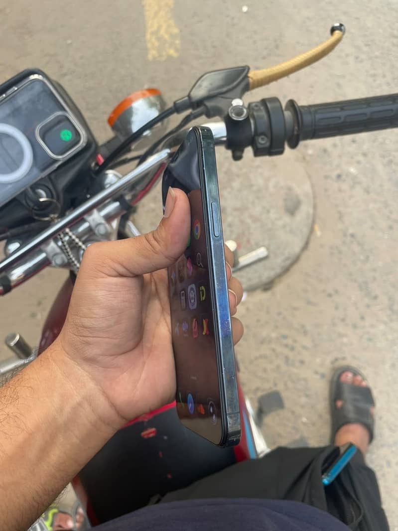 Apple iPhone 12 Pro Max 1
